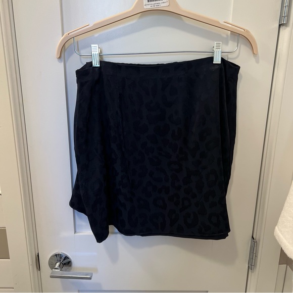 High Waisted Leopard Jacquard Mini Skirt | Express - Picture 5 of 9